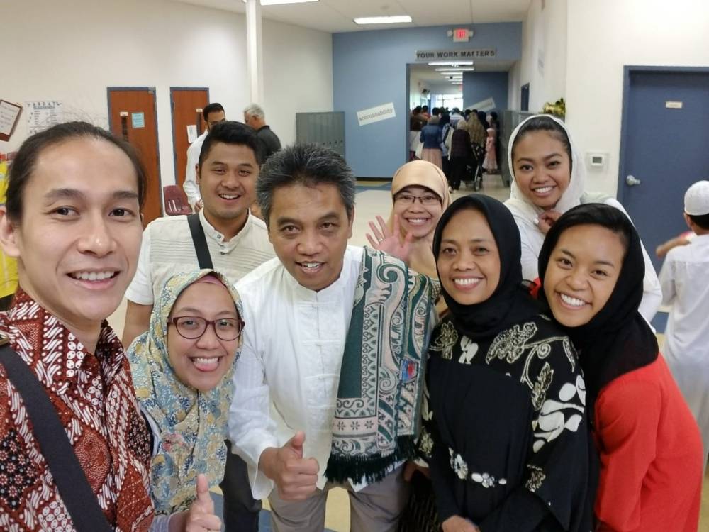 Foto bersama setelah salat ied