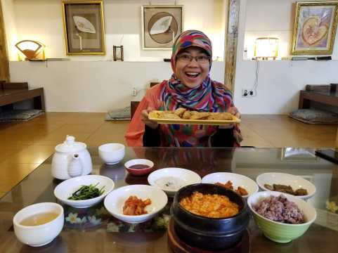 Makan siang dengan Sundubu Jjigae dan Mandu di "Osegye Hyang"